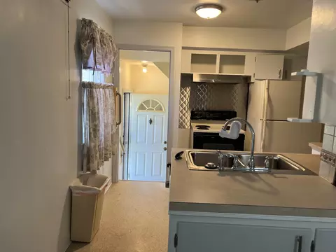 3030 Clement St, Flint, MI 48504 photo 2