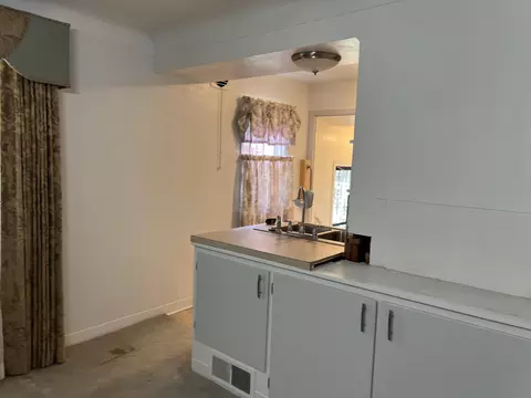 3030 Clement St, Flint, MI 48504 photo 12