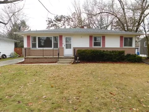 407 N Harris St, Paw Paw, MI 49079