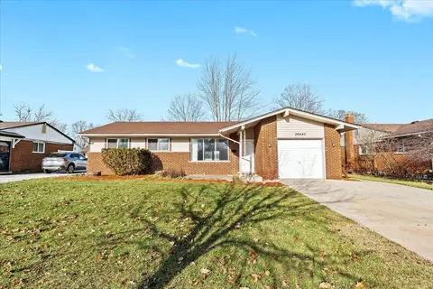 36440 Dover St, Livonia, MI 48150
