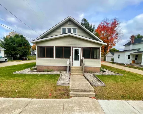 112 W Bridge St, Big Rapids, MI 49307
