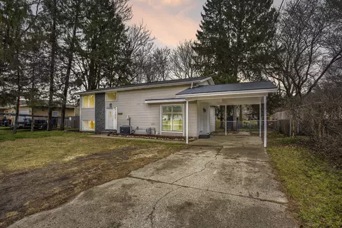 15907 Mercury Dr, Grand Haven, MI 49417