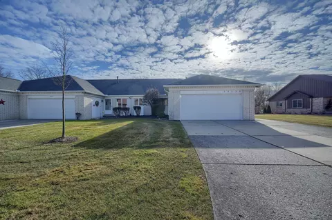 38538 Sycamore Meadow Dr, Clinton Twp, MI 48036