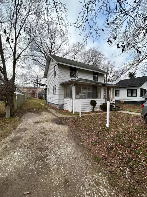 862 Lavette Ave, Benton Harbor, MI 49022