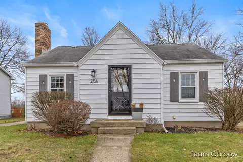 2754 84th St SW, Byron Center, MI 49315