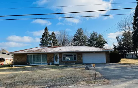 804 Collingwood Blvd, Houghton Lake, MI 48629