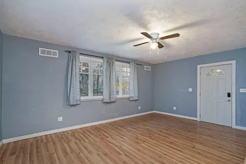 206 E Hoffman St, Three Rivers, MI 49093 photo 4