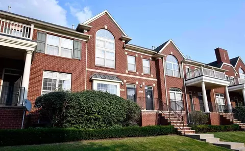 1449 Ashford Ct, Troy, MI 48084
