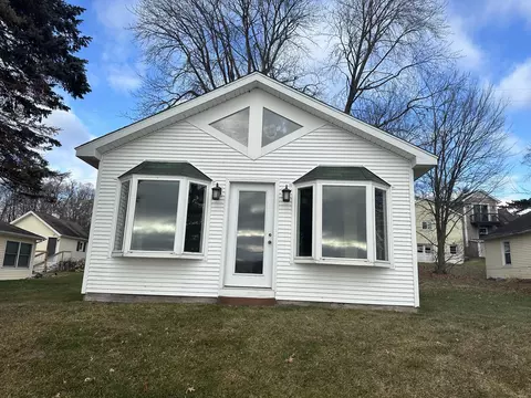 192 Maiden Ln, Pleasant Lake, MI 49272