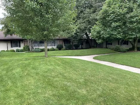 239 Bona Vista Dr NW, Grand Rapids, MI 49504