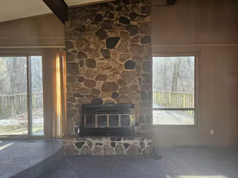 35 Castle Dr, Springfield, MI 49037 photo 13