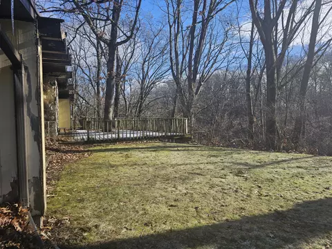 35 Castle Dr, Springfield, MI 49037 photo 7
