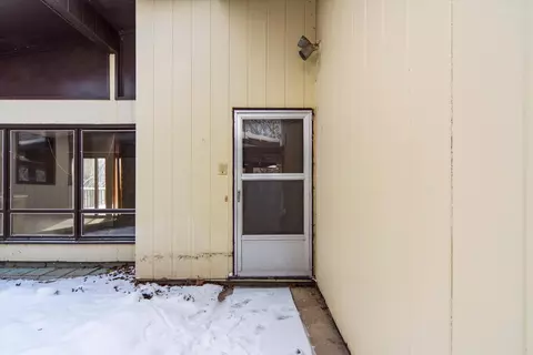 35 Castle Dr, Springfield, MI 49037 photo 29