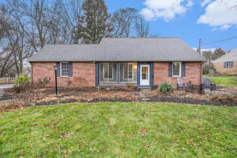 1051 Van Ess Ave NW, Grand Rapids, MI 49504