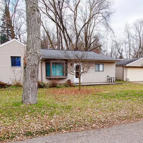 4271 Maple Blvd, West Bloomfield, MI 48323