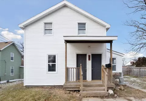 48 Oak St, Hillsdale, MI 49242