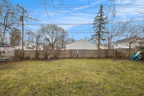 610 E Washington St, Howell, MI 48843 photo 30