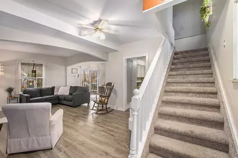 610 E Washington St, Howell, MI 48843 photo 3