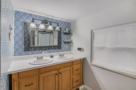 610 E Washington St, Howell, MI 48843 photo 18