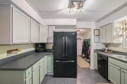 610 E Washington St, Howell, MI 48843 photo 14
