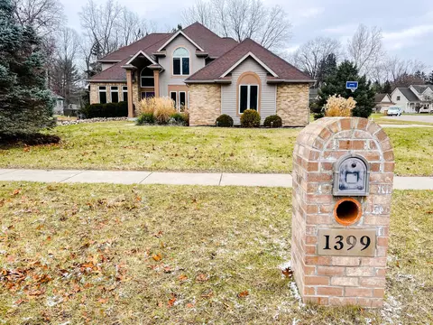 1399 Silver Creek Pl, St. Joseph, MI 49085