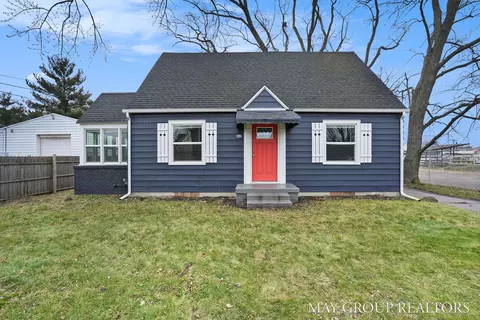 612 32nd St SE, Grand Rapids, MI 49548