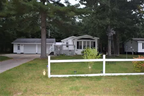 5986 Meeuwenberg Dr, Twin Lake, MI 49457