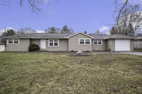 110 Sterling Dr, Lapeer, MI 48446