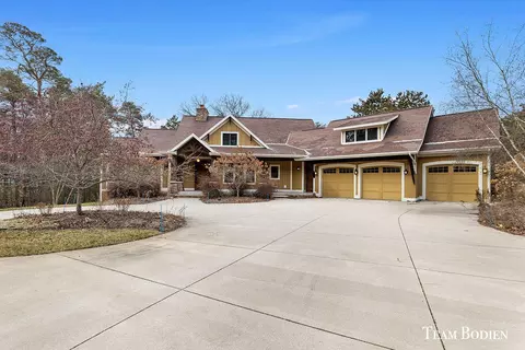 7420 Valle Del Pino Dr NE, Rockford, MI 49341