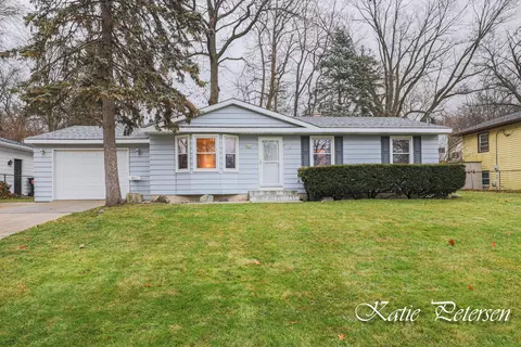 5738 Blaine Ave SE, Kentwood, MI 49508