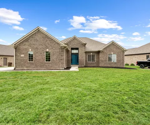 8441 Cobblestone Dr, Newport, MI 48166