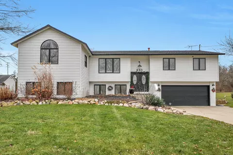 830 10 Mile Rd NW, Sparta, MI 49345