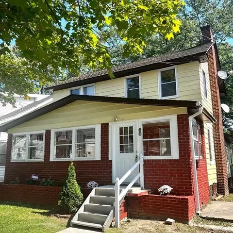 60 Mark Ave, Pontiac, MI 48341