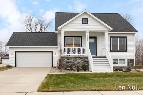 10909 Circle Way Dr, Allendale, MI 49401