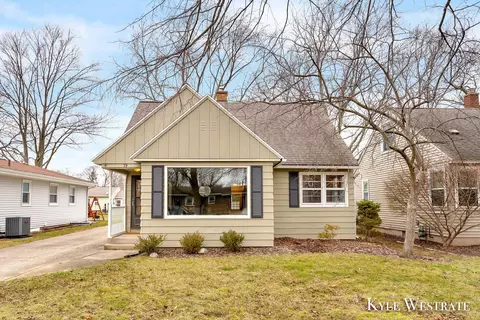 79 W 30th St, Holland, MI 49423