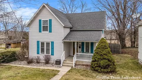 709 Conger St, South Haven, MI 49090