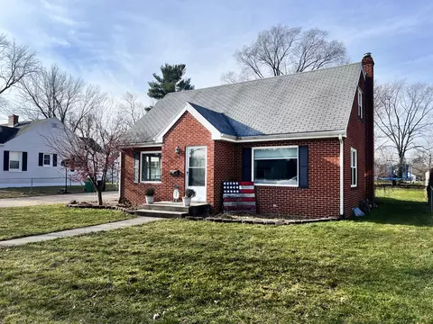 418 N 16th St, Niles, MI 49120
