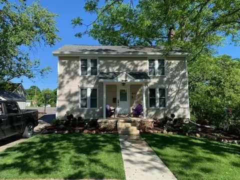 411 S Michigan Ave, Howell, MI 48843