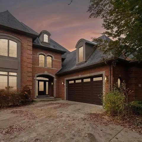 739 Elderberry Ct, Walled Lake, MI 48390