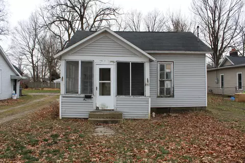 215 W Maple St, Vicksburg, MI 49097