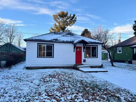 416 N 3rd St, L'anse, MI 49946