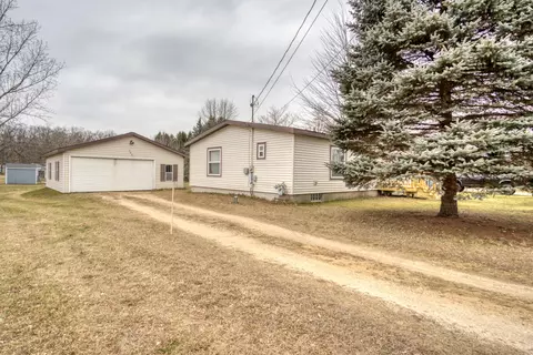 3061 Fifield Dr, Pierson, MI 49339 photo 2