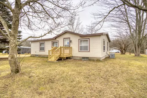 3061 Fifield Dr, Pierson, MI 49339