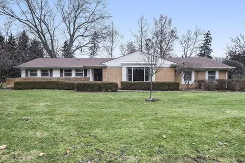 1299 Northover Dr, Bloomfield Hills, MI 48304