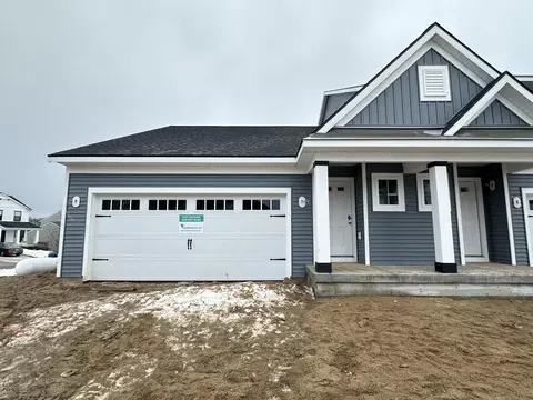 8910 Dalton Ln, Jenison, MI 49428