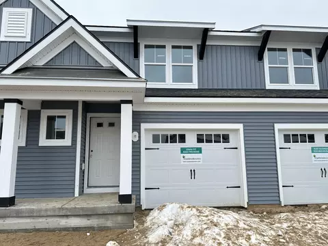 8908 Dalton Ln, Jenison, MI 49428