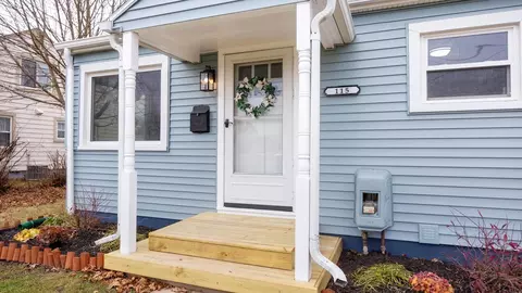 115 N Maple Rd, Saline, MI 48176 photo 4