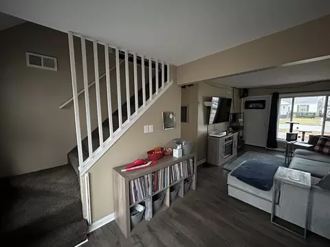 4053 Edmund St, Wayne, MI 48184 photo 2