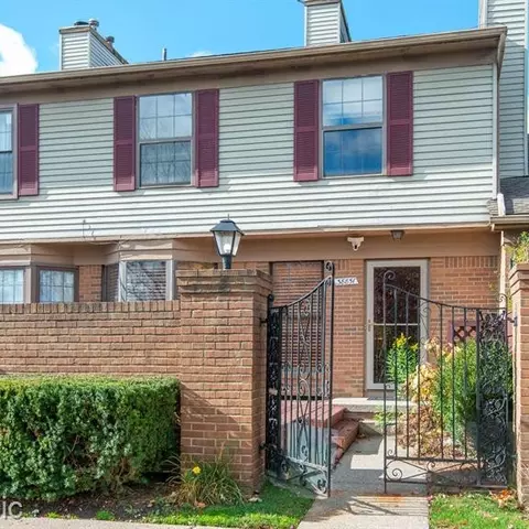 38851 Country Cir, Farmington Hills, MI 48331