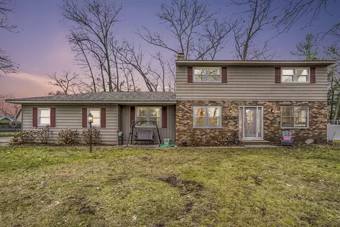 50884 Barber St, Paw Paw, MI 49079